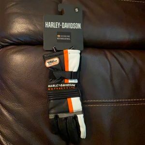 Women’s NWT Leather Gauntlet Gloved Sz Small.